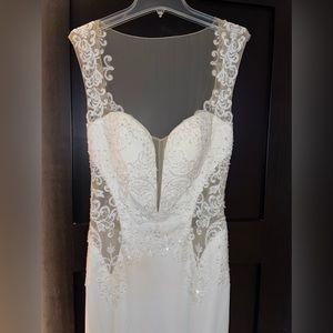 Galina Signature Beaded Lace Wedding Gown Size 6 (Off White)